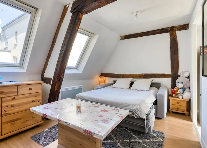 Dans L'hypercentre De アパート